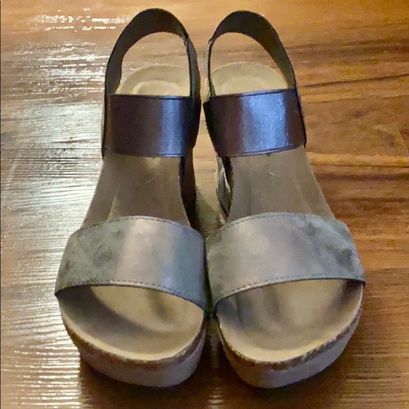 Pierre Dumas Wedge Platform Sandals 🔥 - Picture 2 of 4